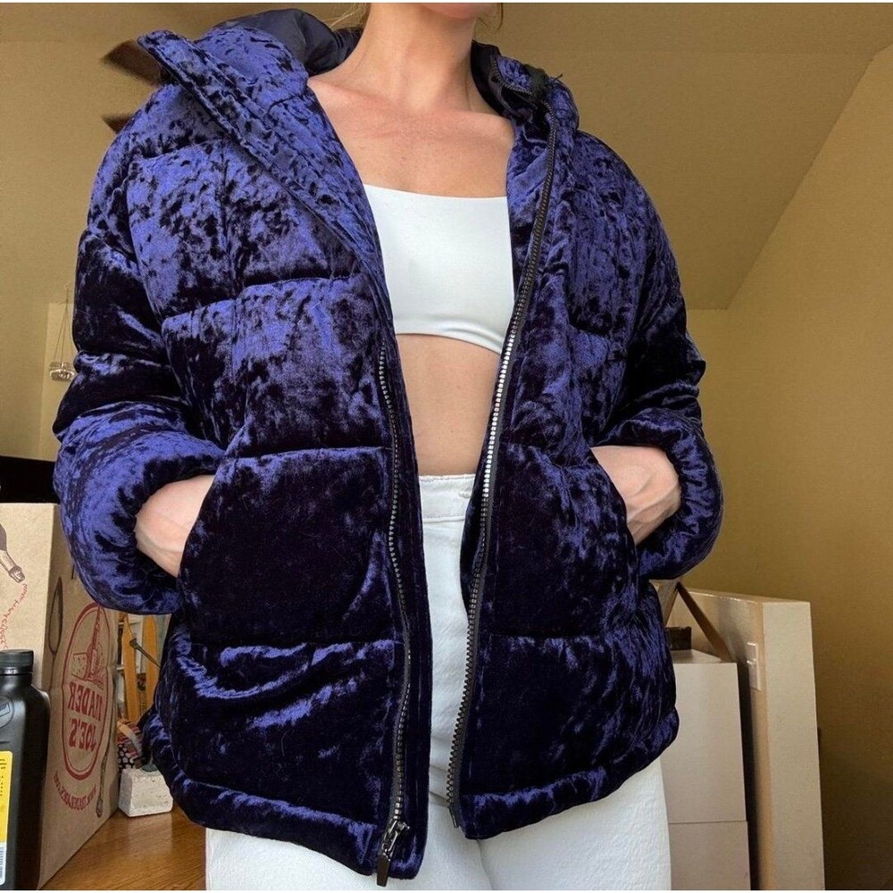 Blue puffer jacket velvet soft velour size M